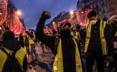 Vazhdon përleshja në Paris gjatë protestës së ‘Jelekëve të Verdhë’