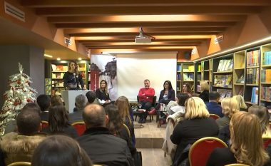 “Unë e përdhunuara”, promovohet libri për viktimat e dhunës seksuale në luftën e Kosovës (Video)