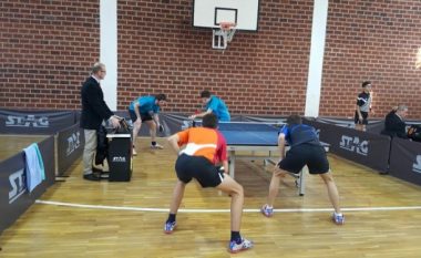 Kreshnik Mahmuti dhe Alma Mehmeti janë kampionët e parë U-21 në pingpong