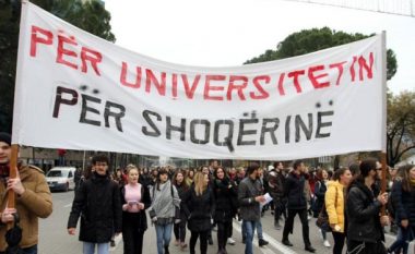 Shqipëri, Avokati i Popullit në mbrojtje të studentëve protestues