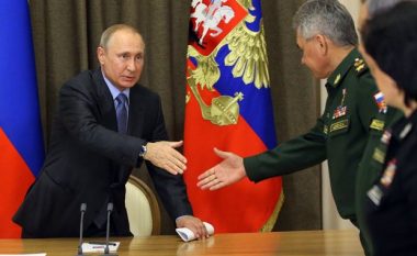 Kush është Andrei Belousov - njeriu pa përvojë ushtarake që do të bëhet ministër i Mbrojtjes i Putinit?