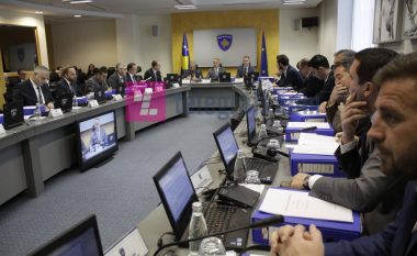 Qeveria shqyrton draft-marrëveshjen për normalizimin e raporteve Kosovë-Serbi