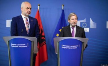 Hahn flet për shkarkimin e Metës: Shqipëria larg negociatave