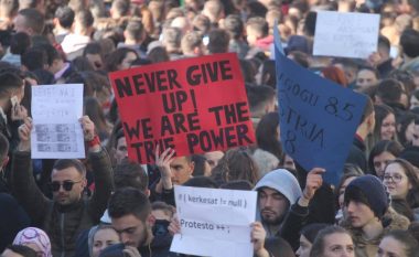 Studentët-qeverisë: Afat deri të martën, ose protesta më masive e historisë
