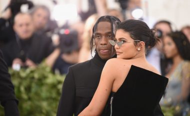 Travis Scott konfirmon se së shpejti do të martohet Kylie Jennerin