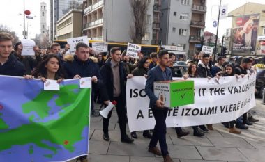 Studentët kërkojnë liberalizim, pyesin Mogherinin për vlerat e BE-së