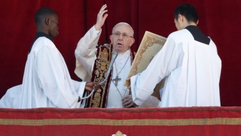 Papa Françesku bën thirrje për paqe në Jemen e Siri