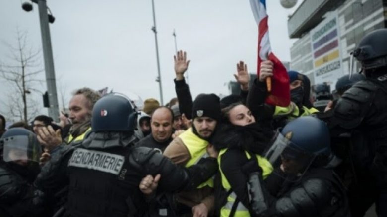 Viti i Ri, policia franceze përgatitet për trazira të mundshme