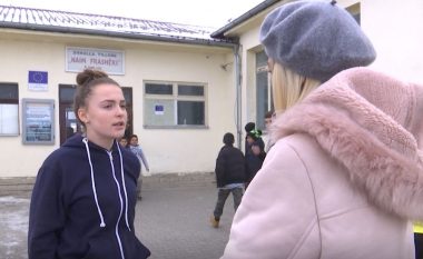 Shkolla 70 vjeçare në Zaskok të Ferizajt pa kushte për mësim – do të mjaftonte një tërmet i dobët, ajo do të shkatërrohej (Video)