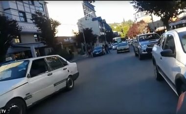 Ngacmoi femrat në rrugë, burri nga Argjentina e pësoi keq nga një kalimtar rasti (Video)