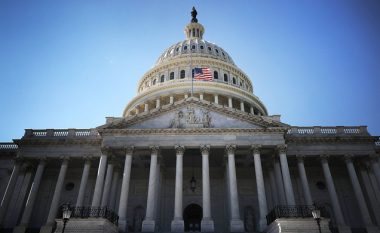 Senatorët arrijnë marrëveshje për rihapjen e qeverisë amerikane