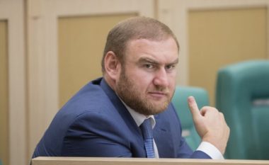 Politikani rus Rauf Arashukov arrestohet në Parlament, nën dyshimin e orkestrimit të dy vrasjeve (Video)