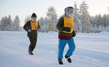 Maratona në vendin më të ftohtë në botë, asnjë pjesëmarrës nuk arrin vijën e “finishit” për shkak të temperaturave të ulëta – minus 60 gradë celsius (Foto/Video)