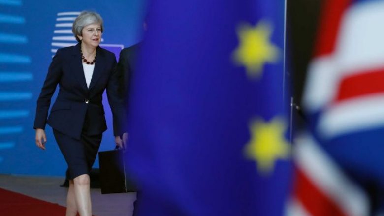 May informon BE-në për etapat e ardhshme të Brexit