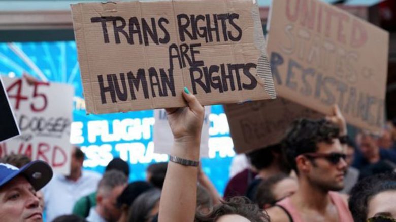 Transgjinorët s’kanë vend në ushtri! Supremja i jep të drejtën Trumpit