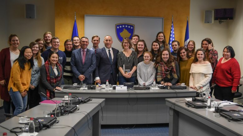 Haradinaj para studentëve të Iowa-s: Regjimi i vizave, diskriminim për qytetarët e Kosovës
