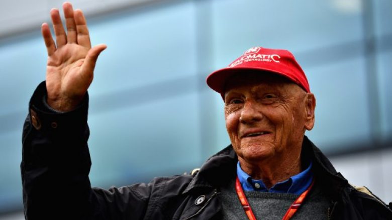 Niki Lauda lirohet nga spitali