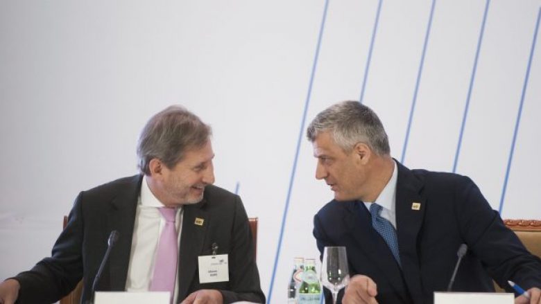 Thaçi tregon se çfarë diskutoi me komisionerin Hahn në Davos