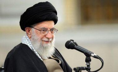 Khamenei i quan zyrtarët amerikanë “idiotë të klasit të parë”
