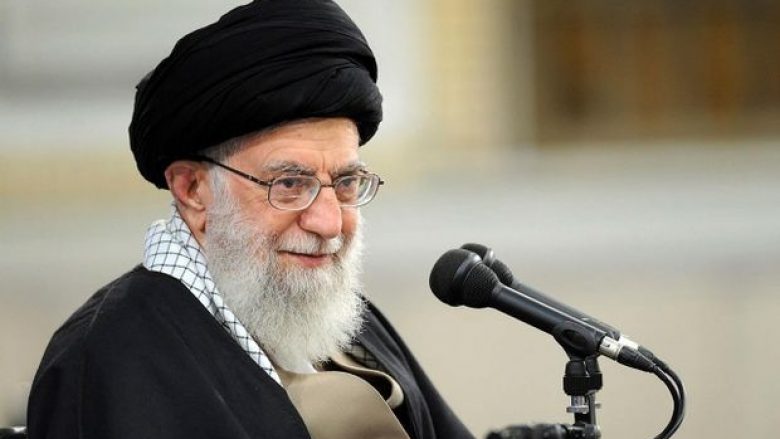 Khamenei i quan zyrtarët amerikanë “idiotë të klasit të parë”