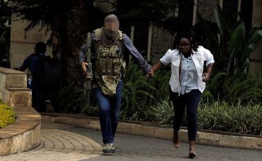 Sulmi në Keni, pjesëtari i forcave speciale SAS besohet se ndihmoi në shpëtimin e civilëve (Video)