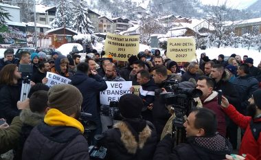 Tetovë, protesta kundër shkatërrimit të Kodrës së Diellit (Foto/Video)