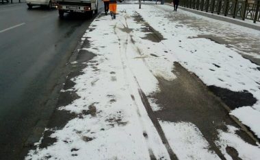 Ndërmarrja publike “Higjiena komunale” – Shkup: Pastrohet bora në të gjitha komunat e Shkupit