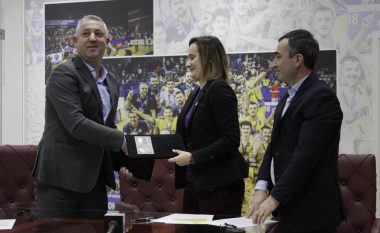FBK dhe KB Rahoveci nënshkruajnë kontratën për organizmin e Final 8 të Kupës së Kosovës