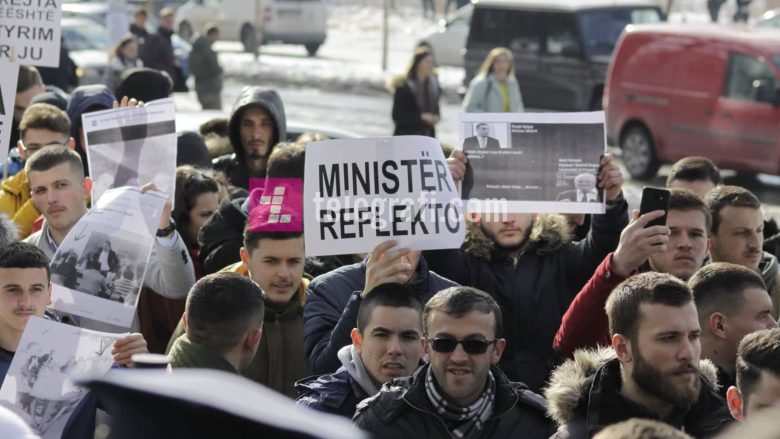 Studentët përmes protestës kërkojnë depolitizimin e universiteteve publike