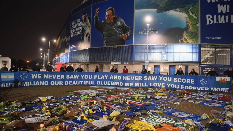 Tifozët e Cardiff Cityt me mesazh emocionues për Salan: Nuk të pamë kurrë, por do të duam gjithmonë