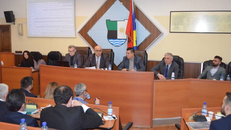 Jeton Ujkani shkarkohet nga pozita e kryesuesit të Kuvendit të Mitrovicës