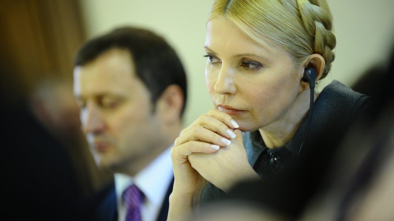 Rikthehet “gruaja me gërshetë”, Timoshenko pretendon të jetë presidente e Ukrainës