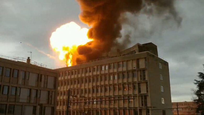 Një shpërthim i madh dhe zjarr në Universitetin e Lyonit, ka të lënduar (Video)