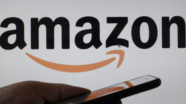 Amazon revolucionarizon blerjet nëpërmjet internetit me ‘dhomën virtuale për të provuar rrobat’ (Foto)