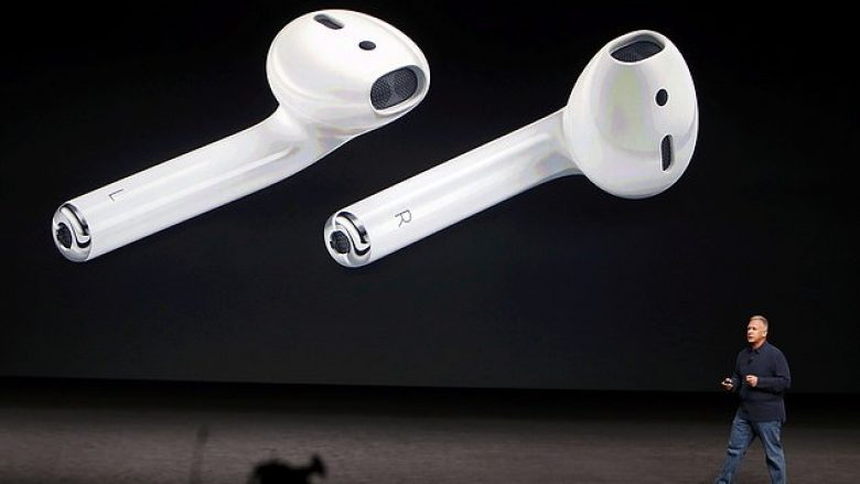 Apple mund të lansoje AirPod 2 ‘gjatë gjysmës së parë të këtij viti’
