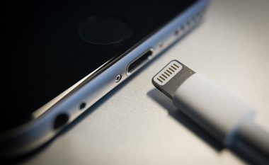 Apple pritet të zëvendësojë kabllot e mbushësve, për t’i standardizuar me portat USB-C (Foto)