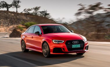 Audi RS3 arrin shpejtësi shumë më të lartë se që pretendon prodhuesi (Video)