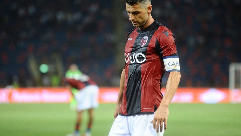 Edhe pse ka marrëveshje në parim me Udinesen, Bologna nuk e lejon largimin e Blerim Xhemailit