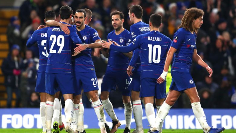 Chelsea mposht Nottinghamin, kalon tutje në Kupën FA