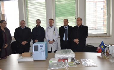Kompania IPKO ndihmon QKMF në Malishevë me aparat laboratorik