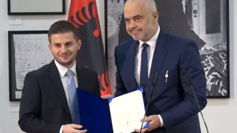 Edi Rama ia delegon drejtimin e Ministrisë së Jashtme të Shqipërisë, Gent Cakajt (Video)