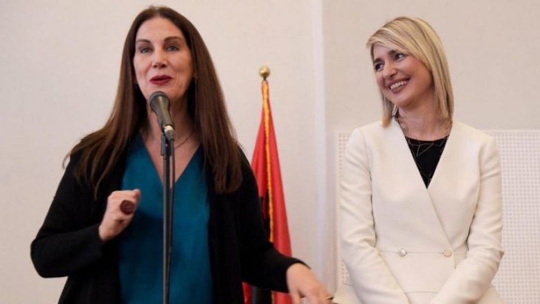Elva Margariti nis punën si ministre e Kulturës së Shqipërisë