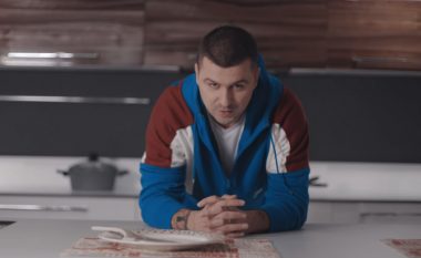 Genc Prelvukaj publikon klipin e këngës “Ylli e Hana”