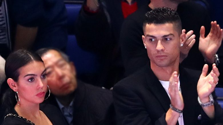 Edhe gjatë pushimeve në Dubai, Ronaldo dhe familja e tij stërviten në palestër