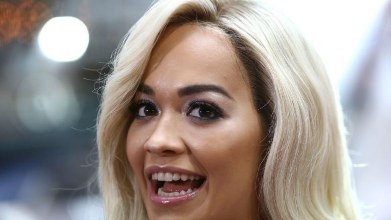 Rita Ora e nis vitin e ri 2019 me imazhe ‘të nxehta’ në bikini nga ishujt Maldive