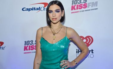 Dua Lipa befasohet, në Hollywood një veturë mban targat me emrin e saj