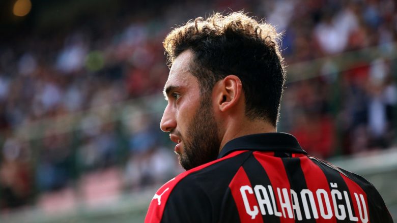 Calhanoglu mohon largimin nga Milani