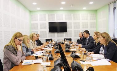 Krasniqi dhe Apostolova flasin për agjendën legjislative dhe evropiane të Kosovës