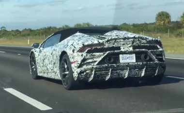 Lamborghini Huracan Evo Spyder është kapur duke lëvizur nëpër autostradë (Video)