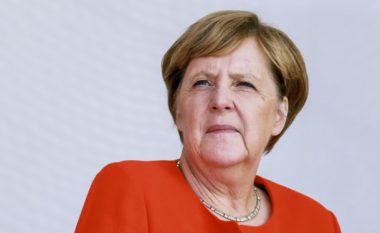 Merkel: Mirënjohje për Zaevin dhe Tsiprasin për guximin e marrëveshjes së arritur